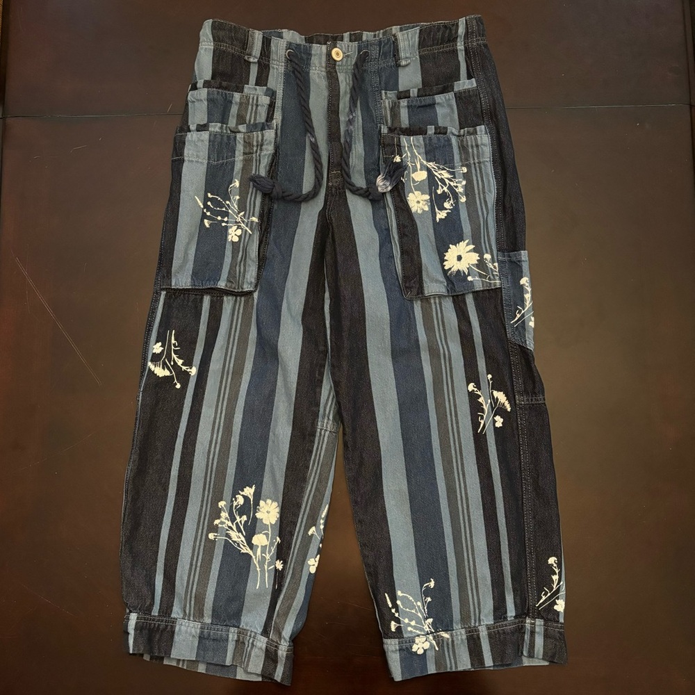 We The Free Cove Crop pull on Jeans Seascape Striped Painted Flowers denim L